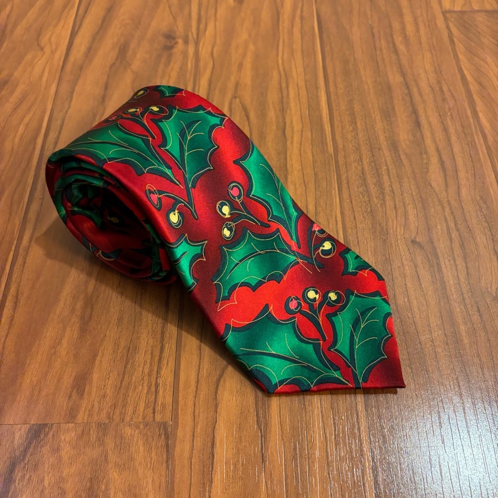 J. Garcia Collection 52 Silk Tie Holiday Holly Red and Green